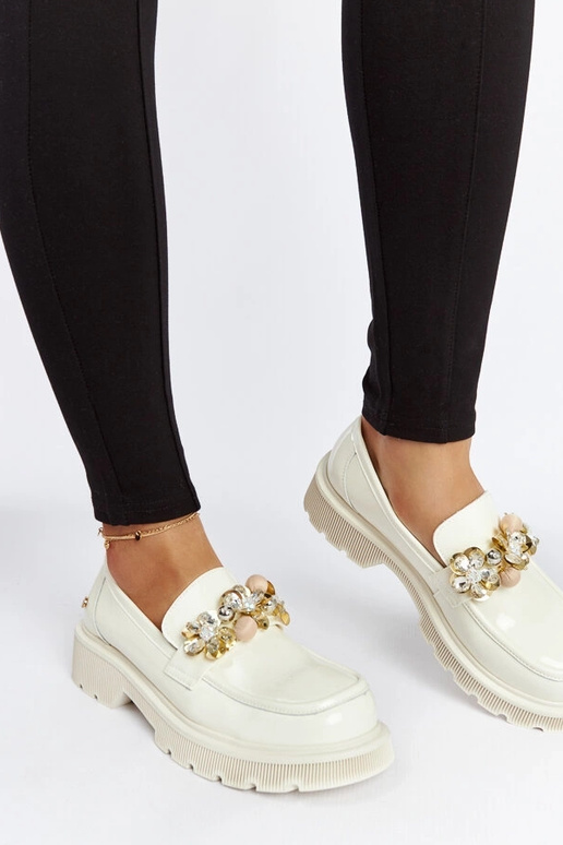 Mocassim de couro envernizado bege...