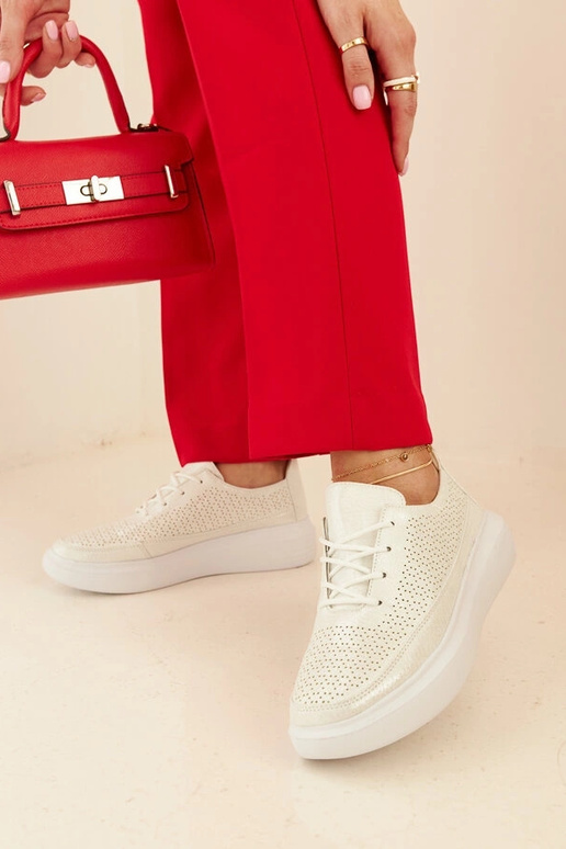 Tênis feminino prateado na...