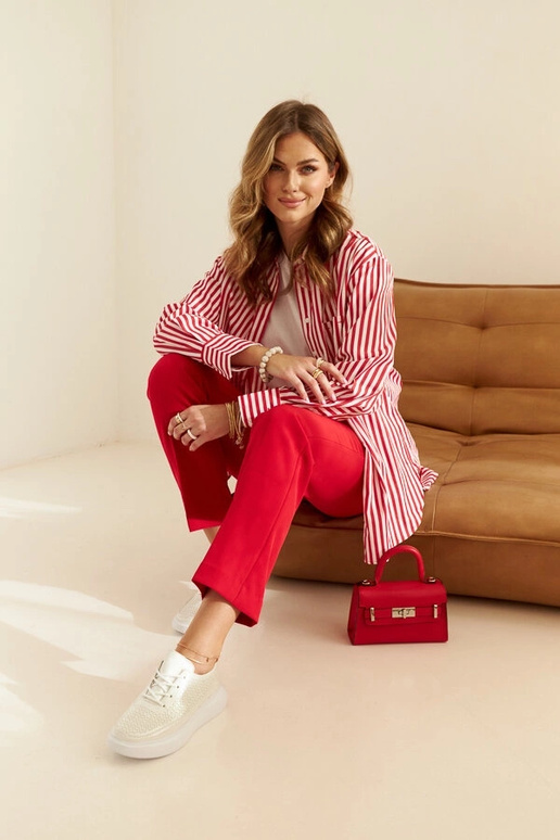 Tênis feminino prateado na...