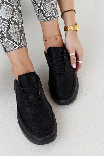 Tênis feminino preto plataforma, cadarço, vazado, Lori 2