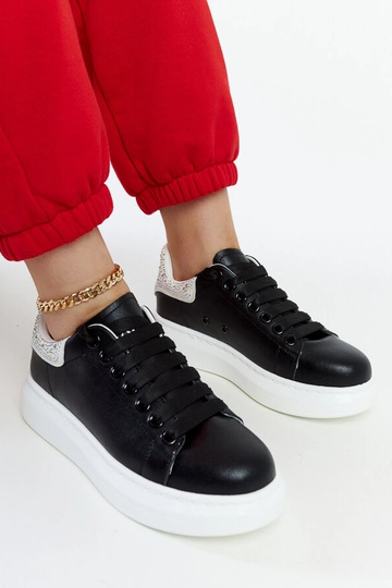 Tênis preto plataforma GOE...