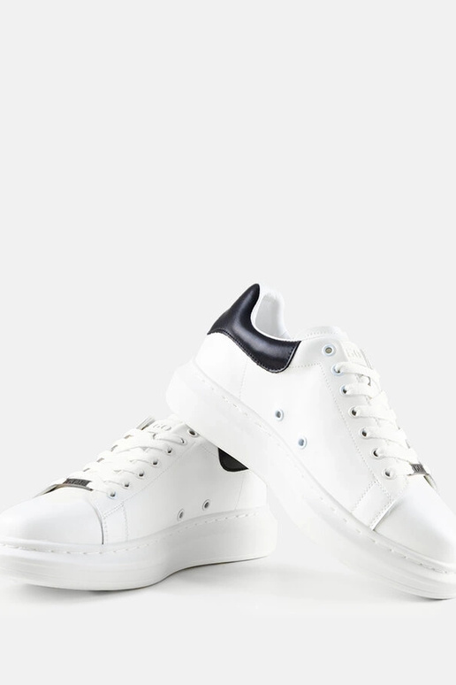 Tênis masculinos brancos GOE KK1N4005