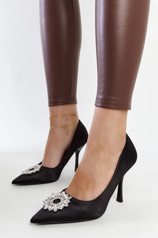 Sapatos de salto agulha pretos com...