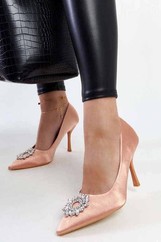 Sapatos de salto alto bege com...