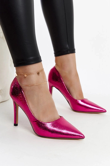 Saltos Wines em couro...