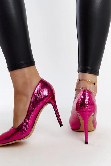 Saltos Wines em couro... 2