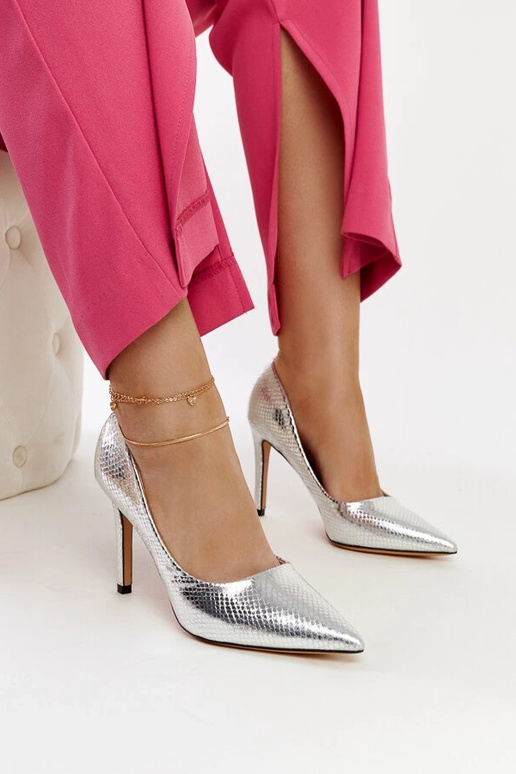 Sapatos de salto prateados lacados Wines
