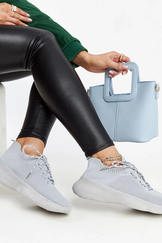 Tênis esportivos cinza Roshni