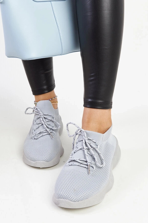 Tênis esportivos cinza Roshni