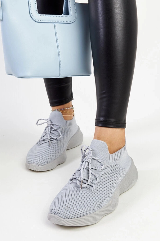 Tênis esportivos cinza Roshni