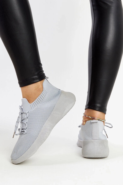 Tênis esportivos cinza Roshni