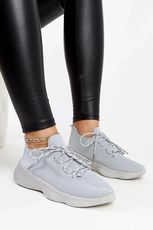 Tênis esportivos cinza Roshni