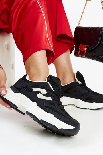 Tênis preto com sola... 2