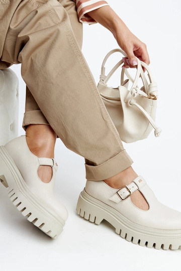 Sapatos de couro bejes Karino 2