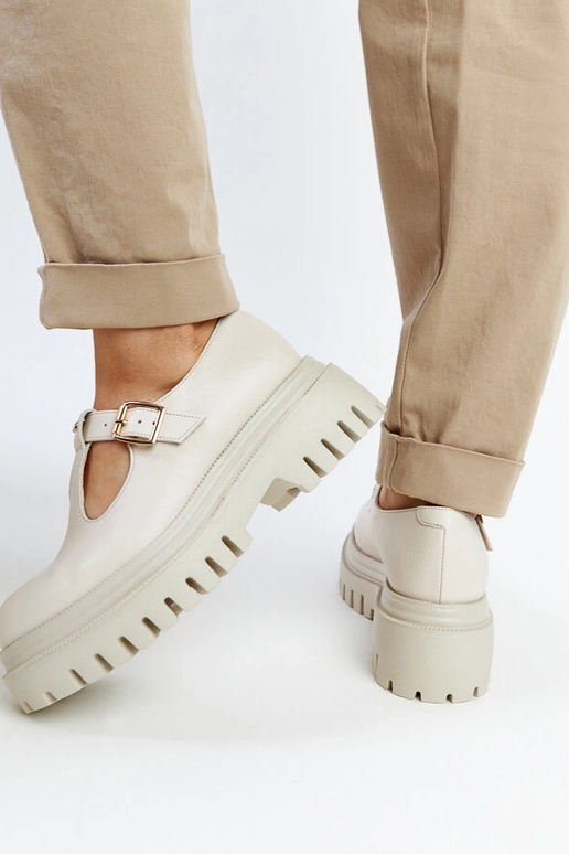 Sapatos de couro bejes Karino