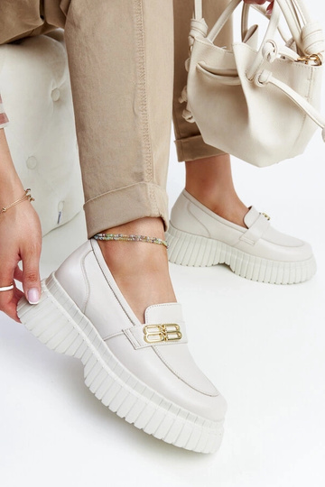 Sapatos de couro bege claro... 2