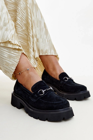 Mocassins de couro pretos...