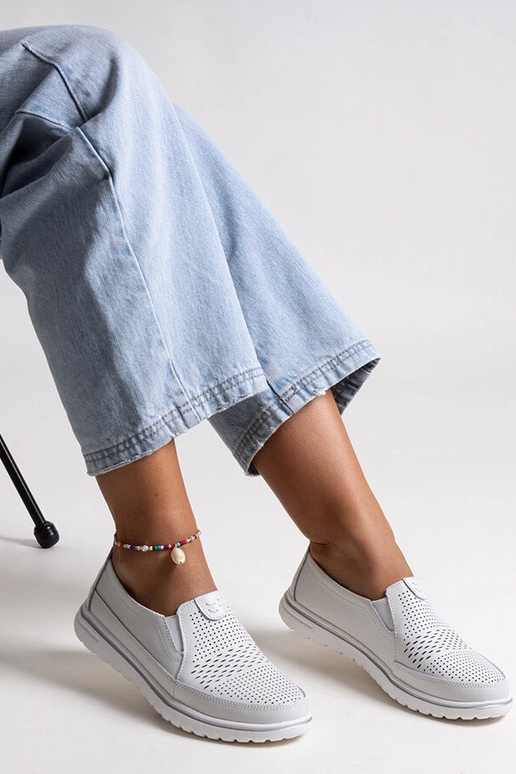 Sapatos de couro cinza claro Vinceza