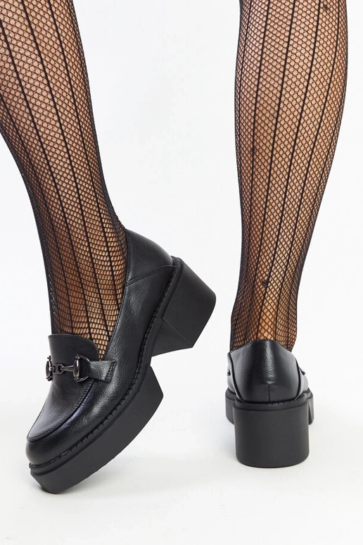 Sapatos de salto alto em couro...