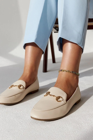Mocassins bege com fivela Erminia