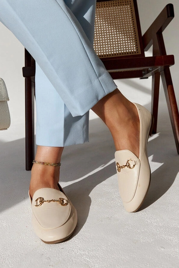 Mocassins bege com fivela Erminia 2