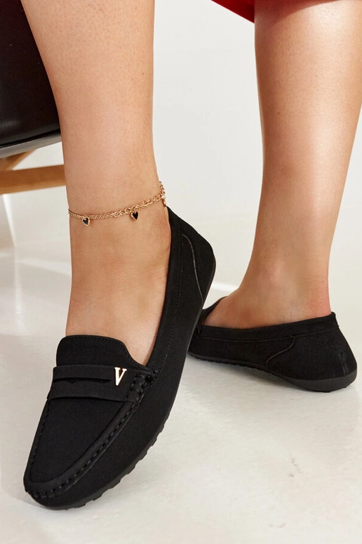 Mocassins pretos com acabamento fosco...