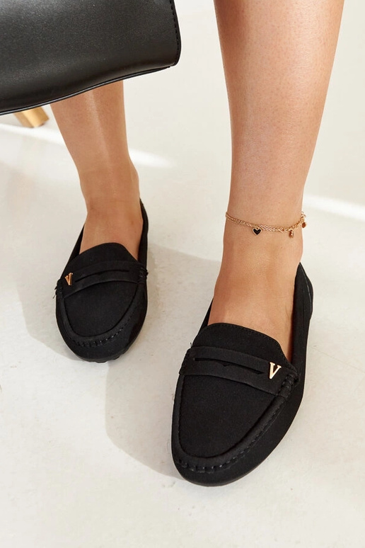 Mocassins pretos com acabamento fosco...