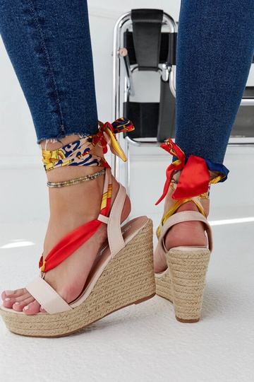 Sandálias plataforma bege... 2