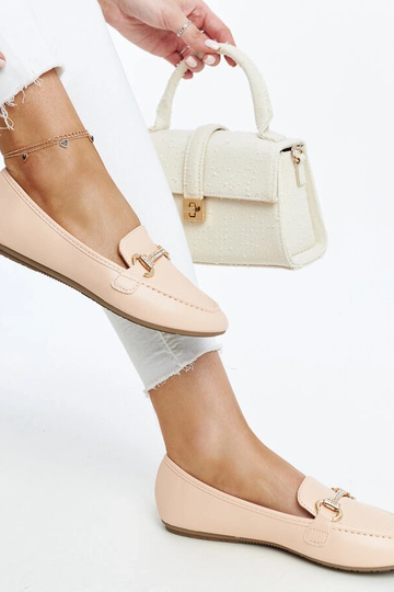 Mocassim bege com fivela decorativa Paddy 2