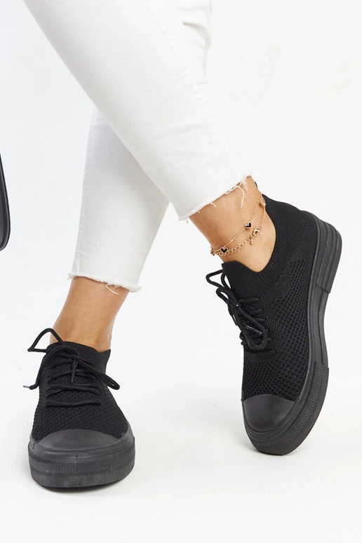 Tênis esportivos Senaida pretos e leves