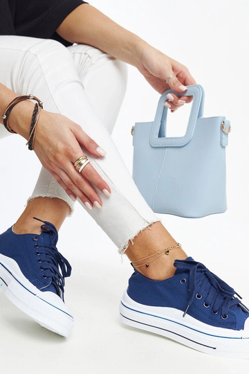 Ténis azuis marinho com... 2