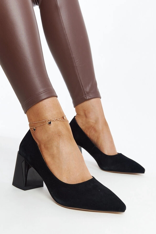 Sapatos de couro preto com salto Vinceza