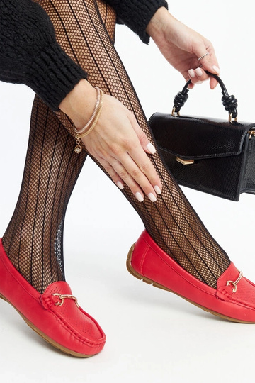 Mocassim vermelho com fivela decorativa Adila