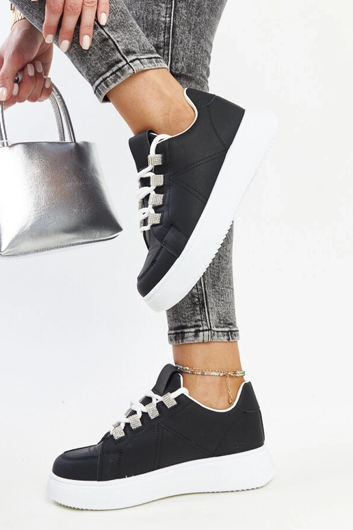 Tênis preto com sola grossa Walida