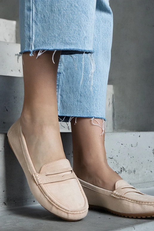 Mocassins na cor areia de camurça...