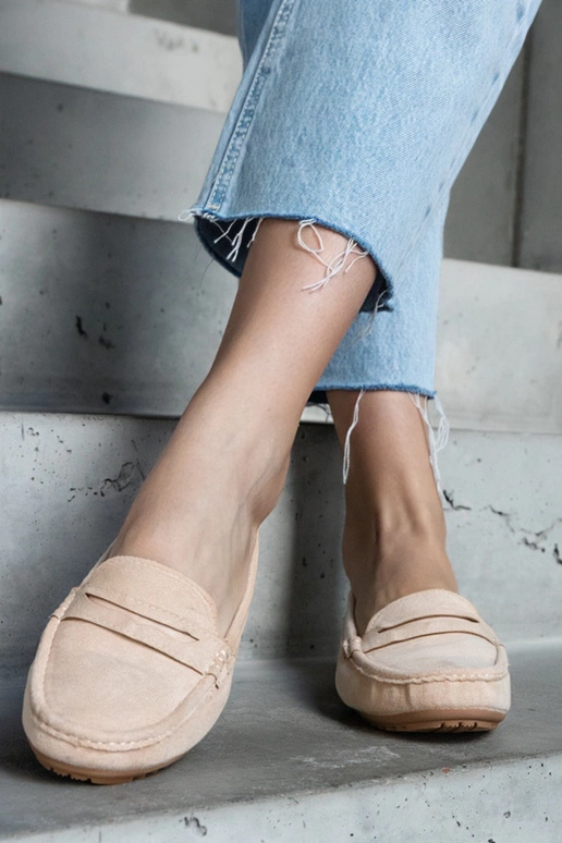 Mocassins na cor areia de camurça...