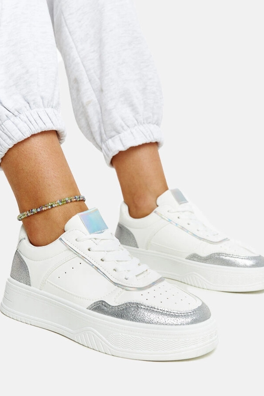 Tênis branco e prata com sola mais...