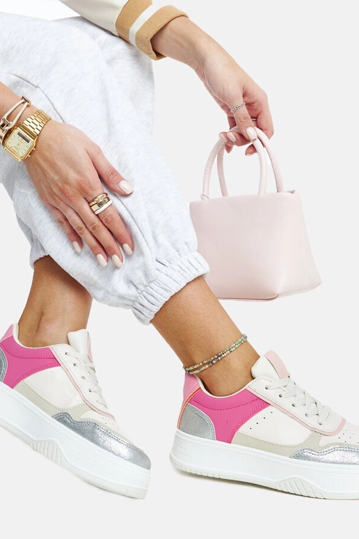 Tênis branco e rosa com sola mais...