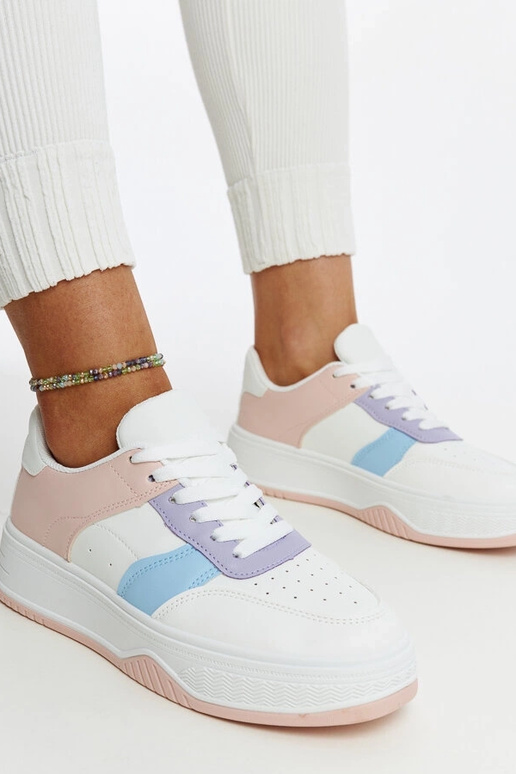 Tênis branco e rosa com sola mais...