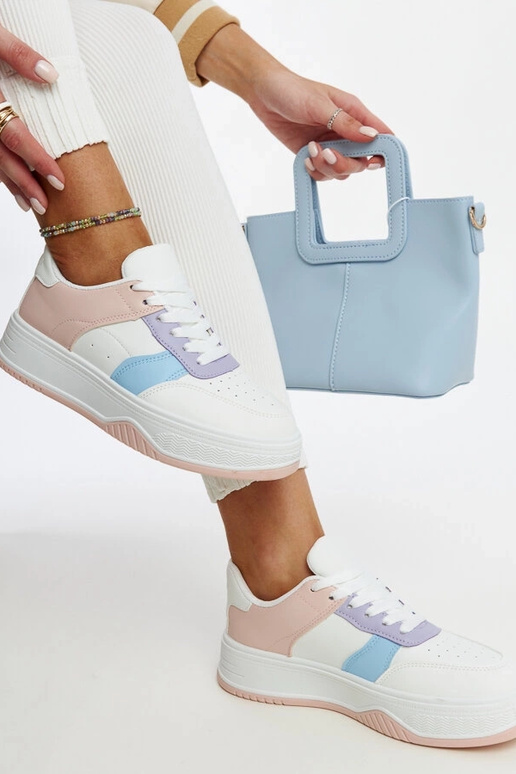 Tênis branco e rosa com sola mais...