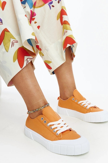 Tênis de tecido laranja da...