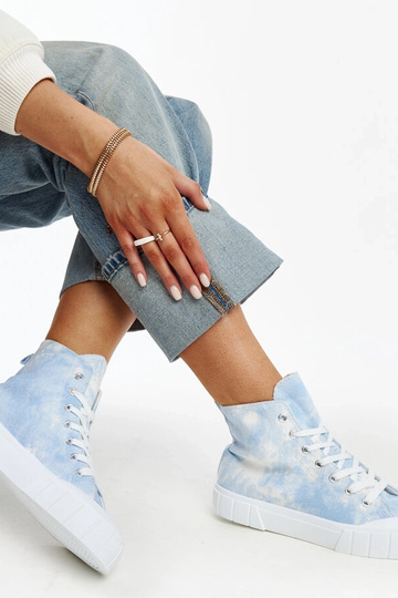 Tênis cano alto azul de... 2