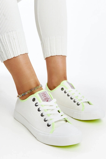 Tênis feminino branco com cor CROSS JEANS