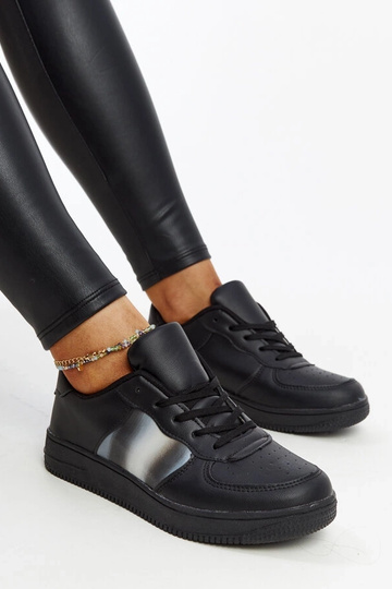 Sneakers pretos com... 2