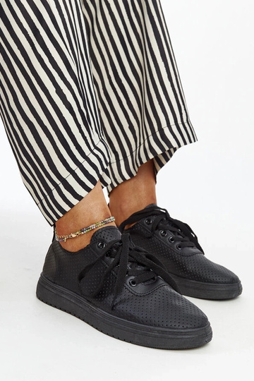 Tênis Segana preto vazado 2