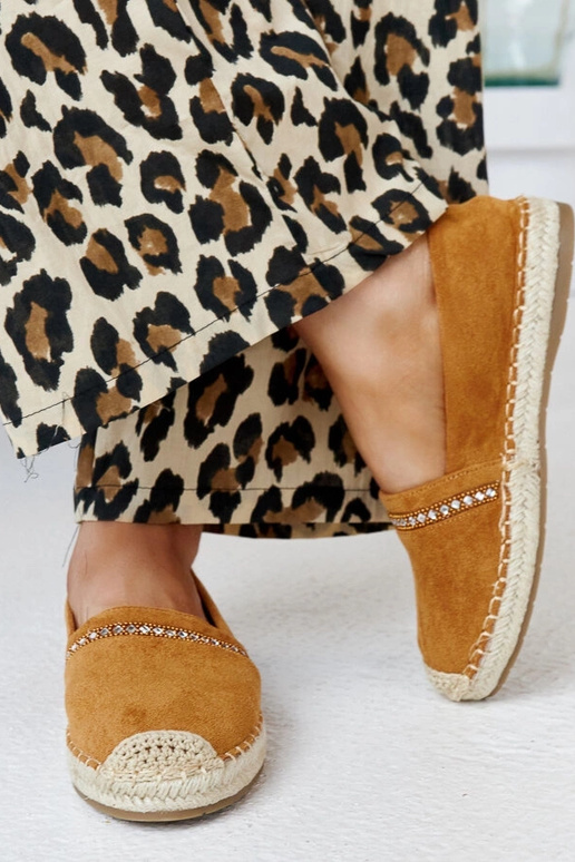 Alpargatas marrons com zircônias Abia