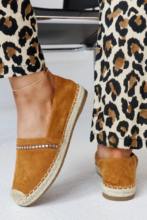 Alpargatas marrons com zircônias Abia