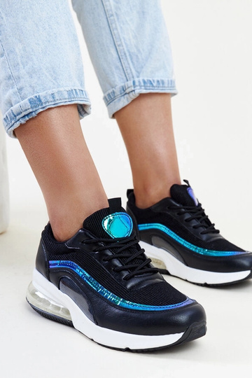 Tênis preto com holograma Jelka