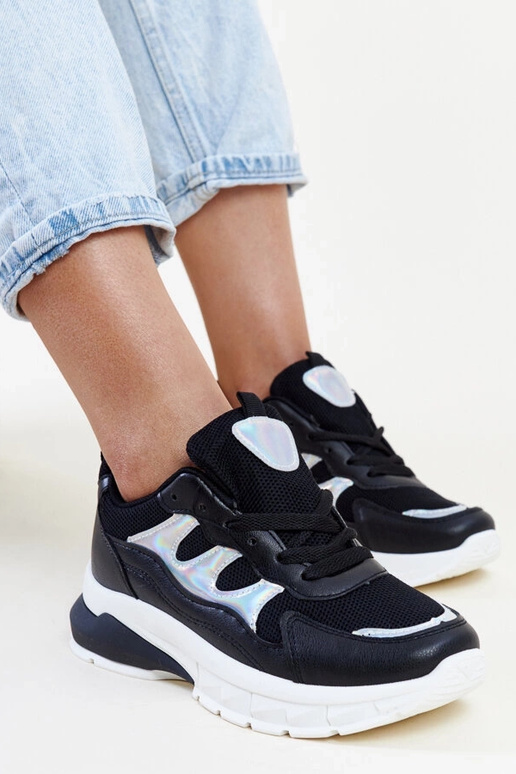 Tênis preto com solado grosso Matea