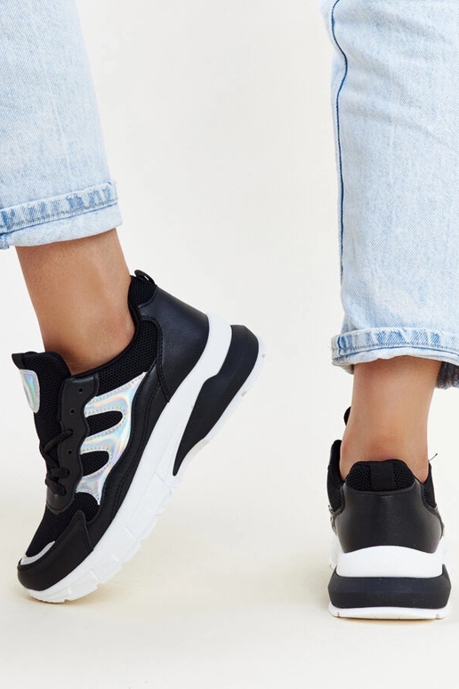 Tênis preto com solado grosso Matea